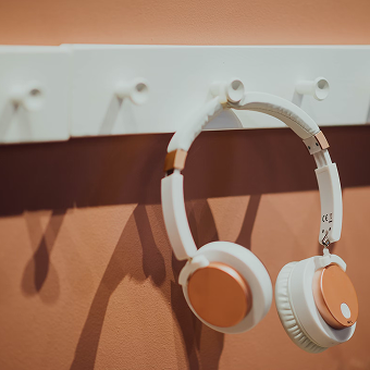 Analysis of AIOS and Neck Headset Industrialization